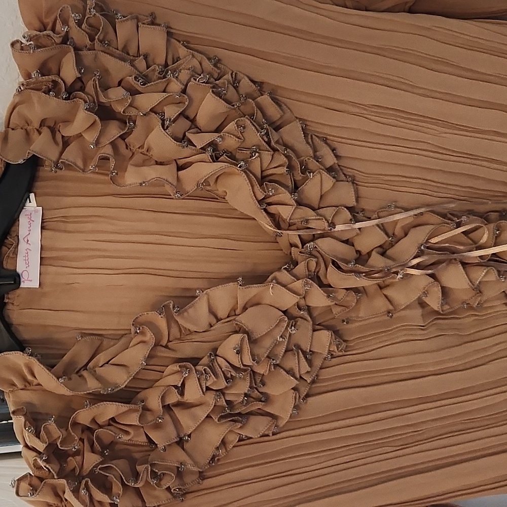 Pretty Angel Ruffle Blouse - Picture 8 of 11